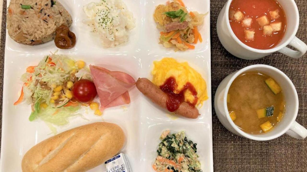Toyoko Inn Okinawa Naha Kokusai-dori Miebashi-eki Bagian luar foto