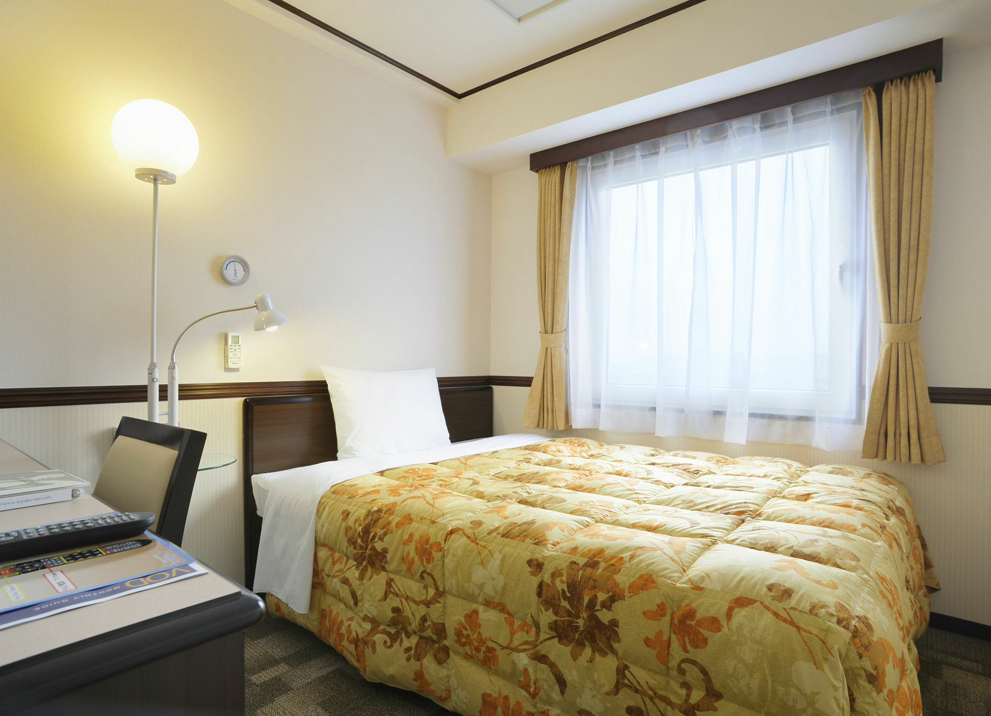 Toyoko Inn Okinawa Naha Kokusai-dori Miebashi-eki Bagian luar foto